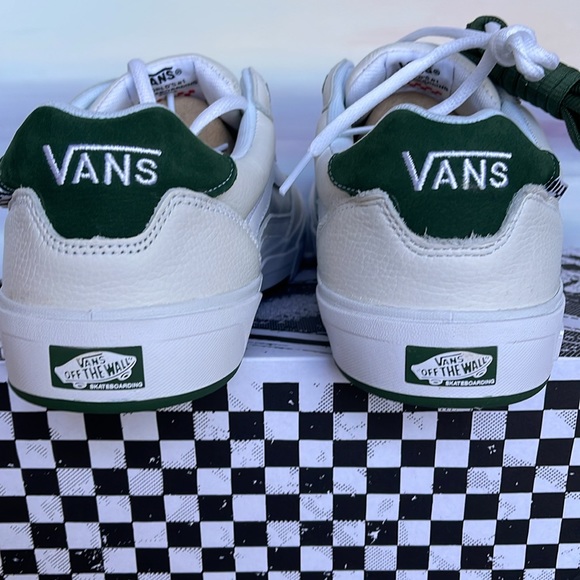 Vans WMNS Wayvee
White/Green
VN0A5JIAWGR
Sneakers - Picture 13 of 16